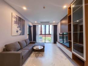 Zeus Living - Scandinavian Condo in Metropole